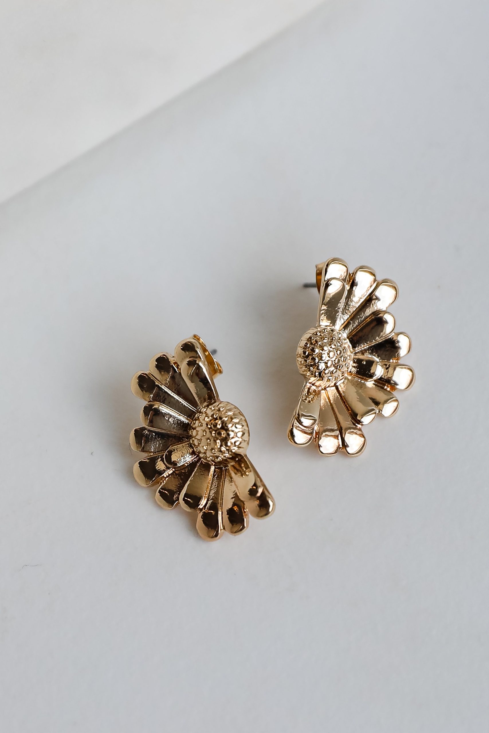 shopdressup_gold_flower_earrings-3.jpg