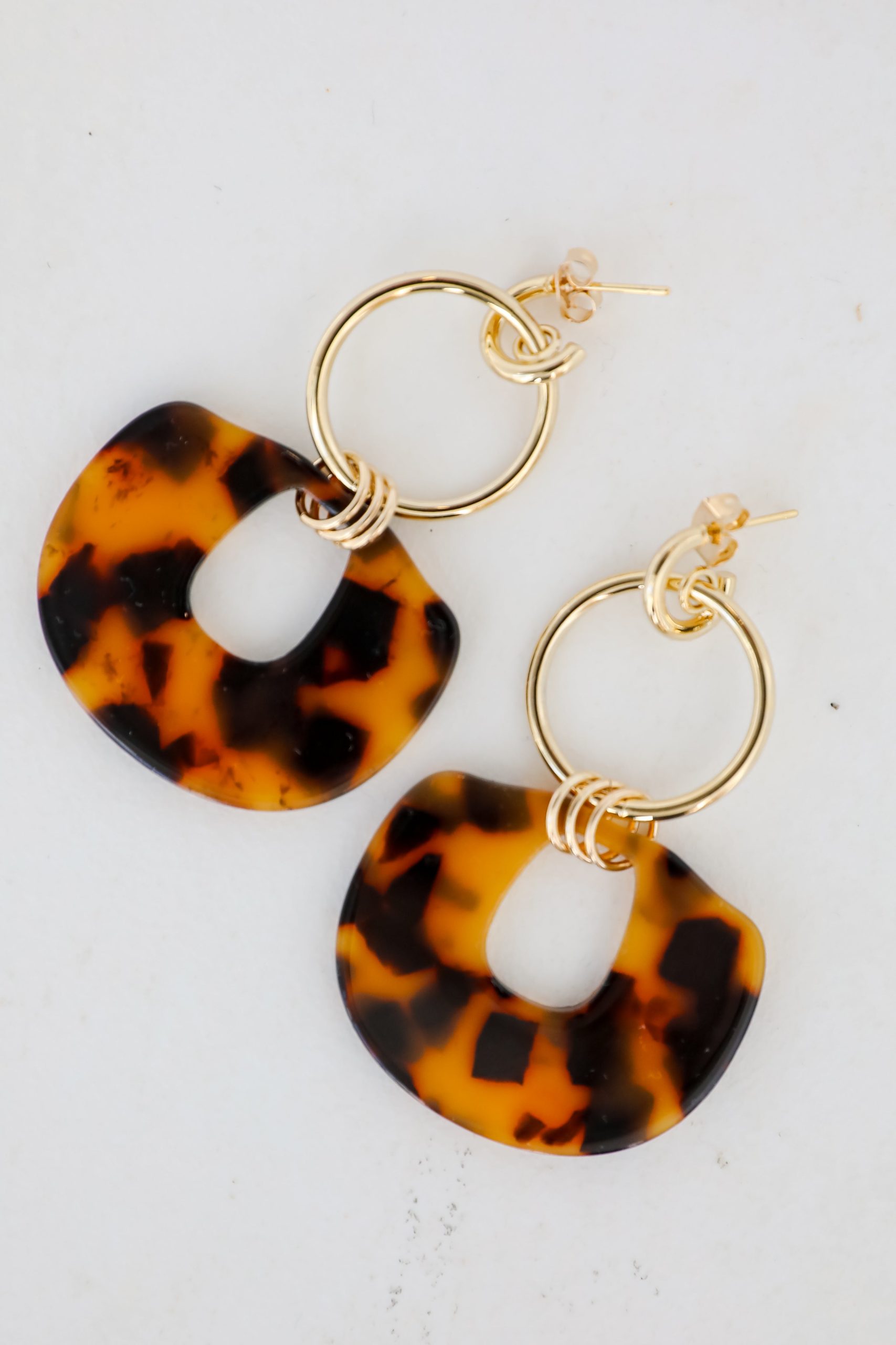 shopdressup_tortoise_drop_earrings-4_a546a0e8-b92c-4fa3-a291-a231cb292b52.jpg